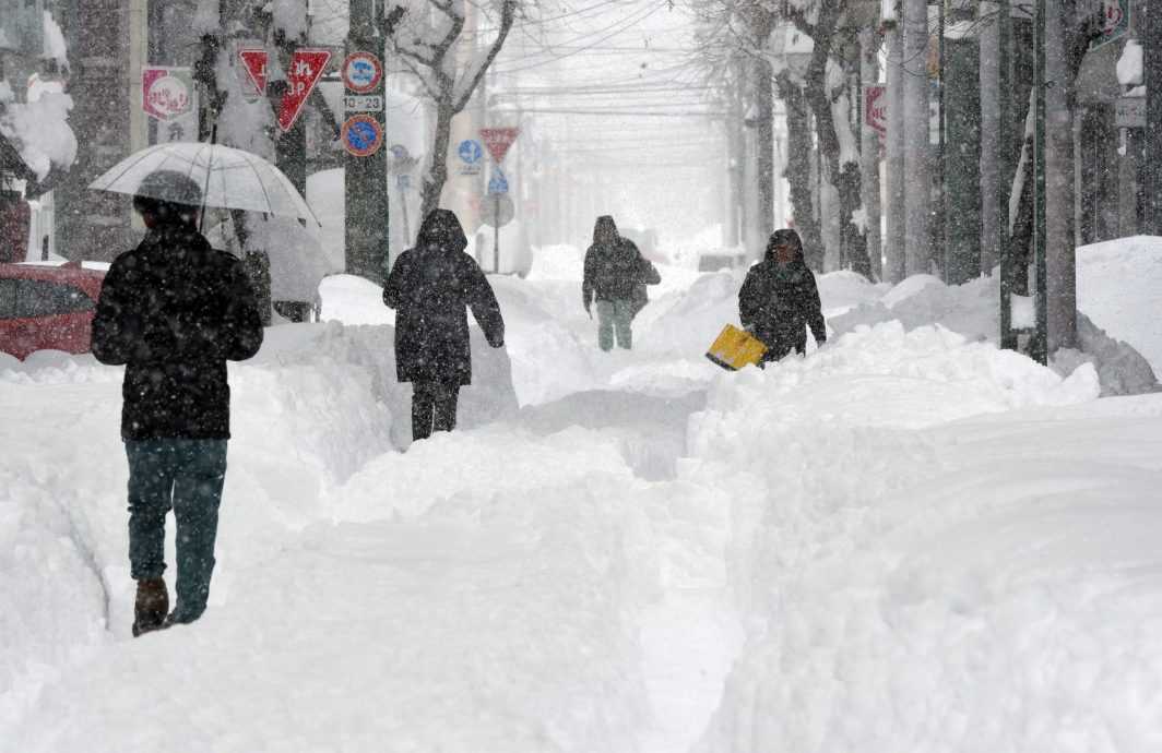 寒流发威大雪影响新干县 青森县酸汤积雪387公分