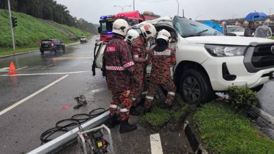 视频 | 货卡与载沙罗里碰撞 1死2伤