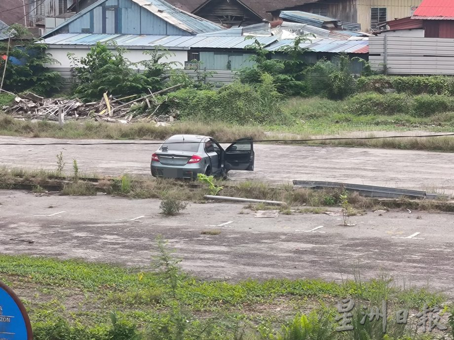 柔：可版头：民生特工队：古来老街废置停车场，沦为垃圾场