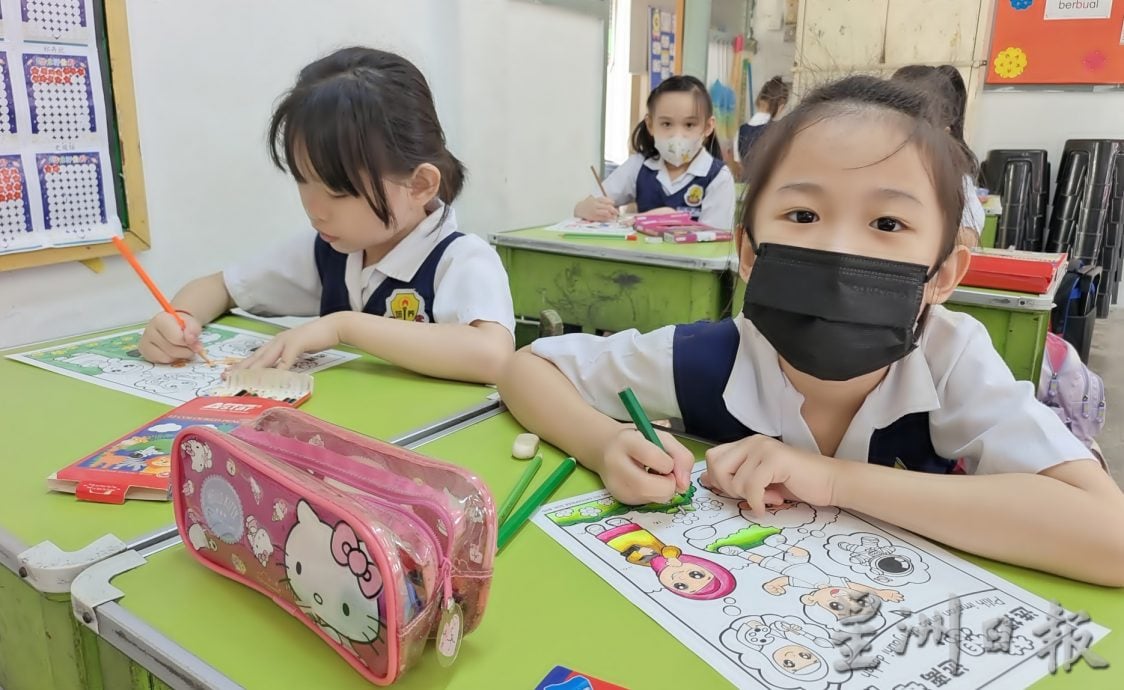 现代学生真幸福 开学首日有惊喜