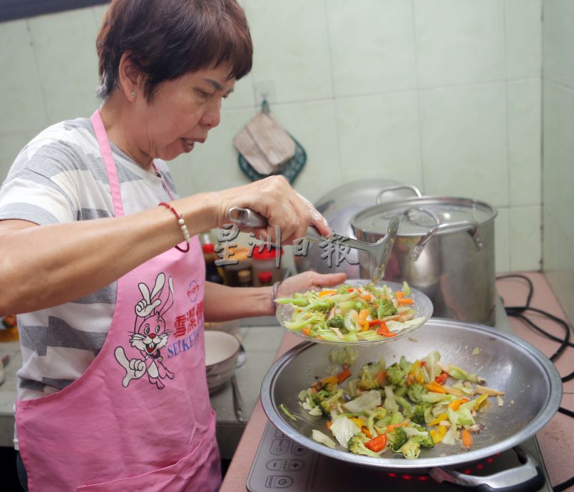 私房好菜/许丽霞拿手好菜 福建炸肉丸外酥内嫩  