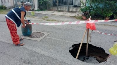 英达丽水：巴占台霹花园4尺深路洞  预计10天内完成修复