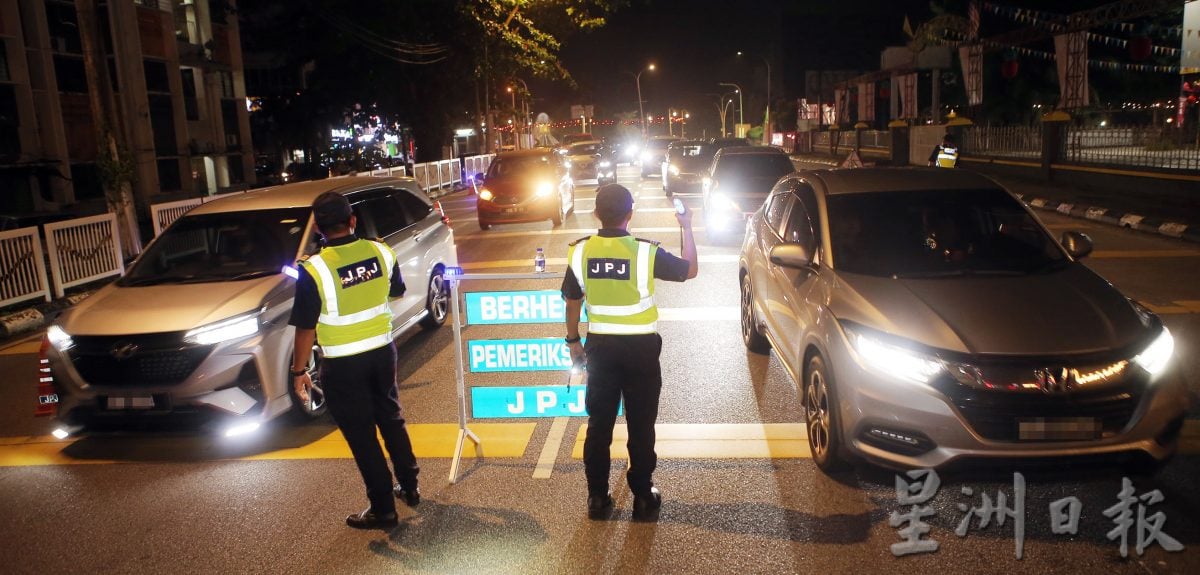 霹陆交局夜光杯3路障执法 开205罚单取缔改装车