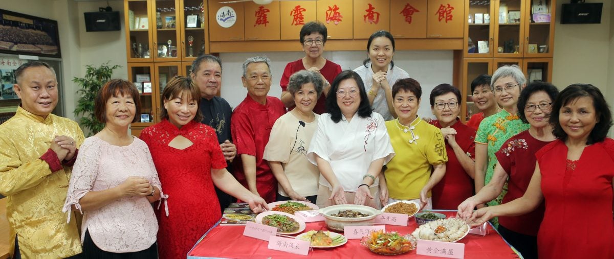 霹：2月11日见报／【年俗．传承】海南人饮水思源 新年祭祖为重 初一拜三圣求平安