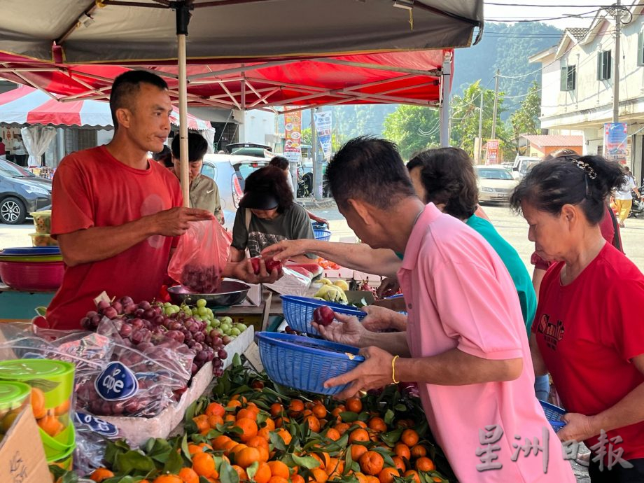 霹：封面主文／人日天公诞到来 巴刹掀小热闹