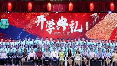 颜登逸：学校教育需革新 跟上AI时代步伐