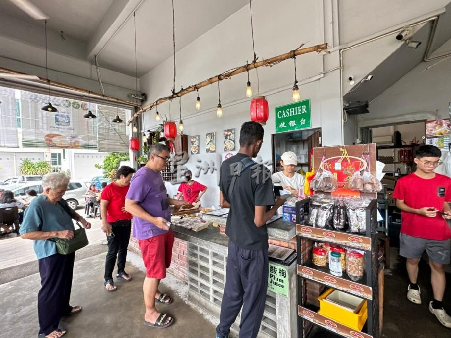 （古城新年备稿）-一元早餐店提供价廉物美的美食