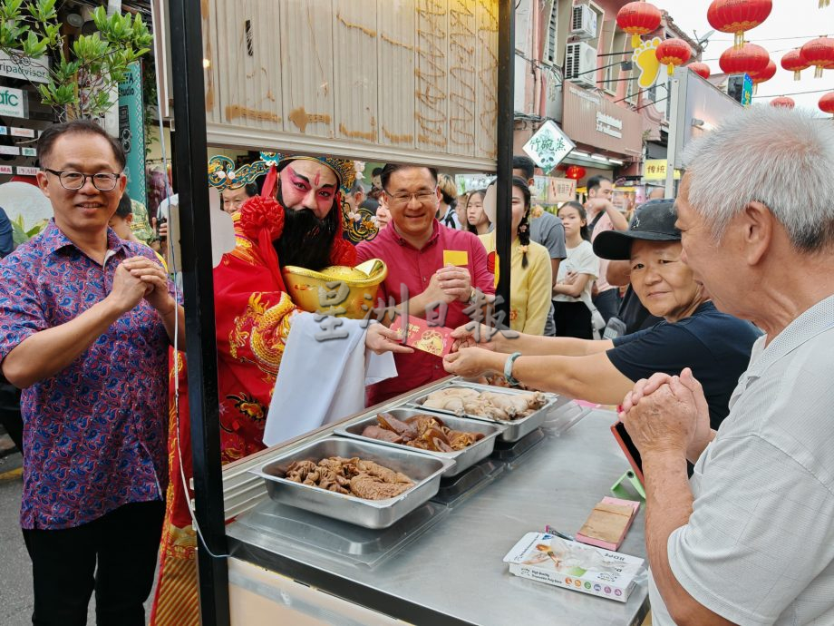 （古城第三版主文）颜天禄：鸡场街6天迎来25万人次访客，有信心新春期间达百万人次