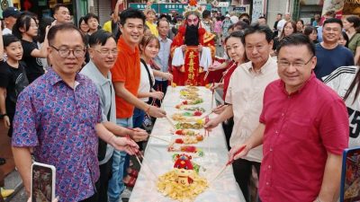 鸡场街6天迎25万人次   春节百万游客目标可期