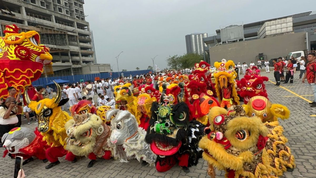 （古城第二版主文）喜灵宫办“神威远镇”游行 最多请神鼓锣手列记录大全