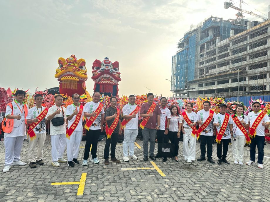 （古城第二版主文）喜灵宫办“神威远镇”游行 最多请神鼓锣手列记录大全