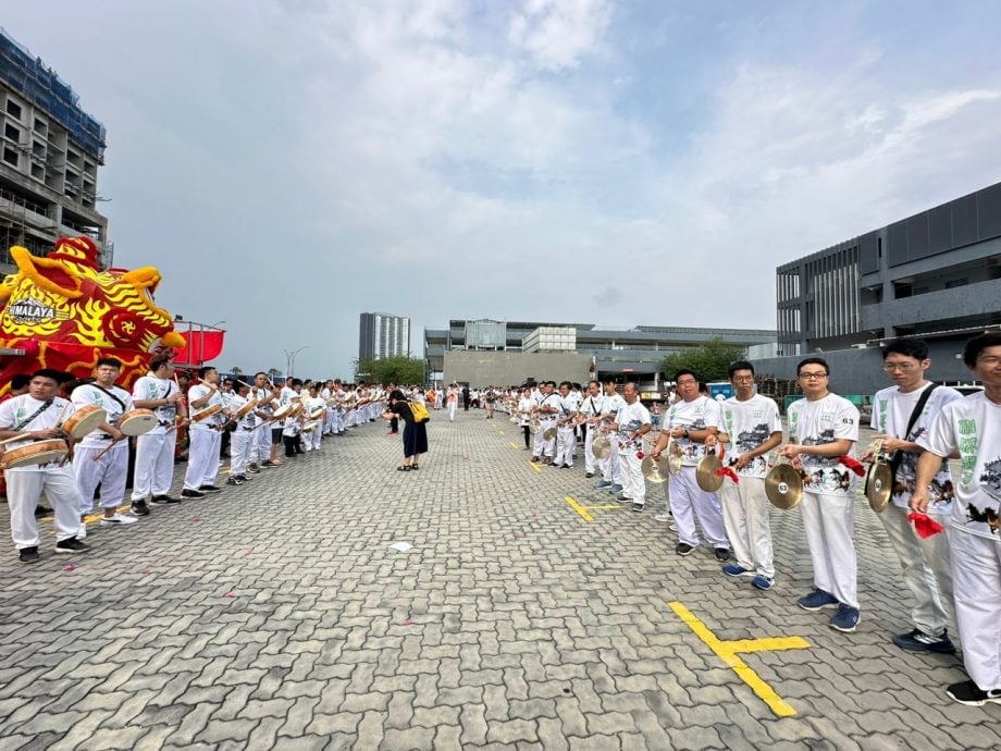 （古城第二版主文）喜灵宫办“神威远镇”游行 最多请神鼓锣手列记录大全