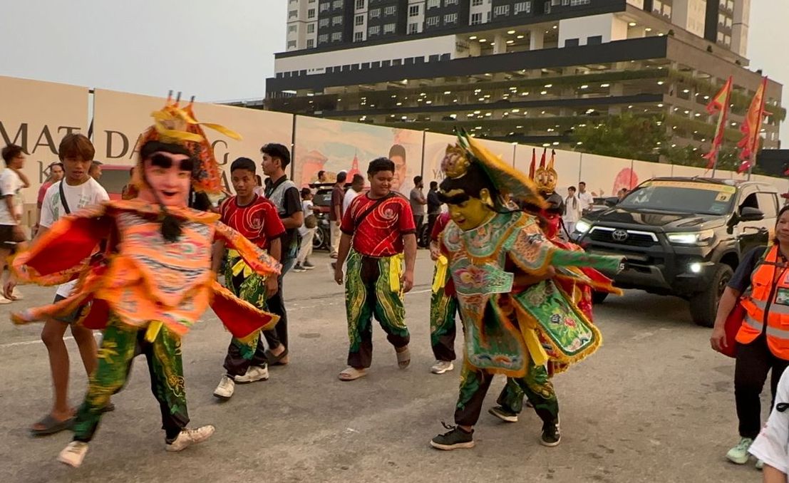 （古城第二版主文）喜灵宫办“神威远镇”游行 最多请神鼓锣手列记录大全