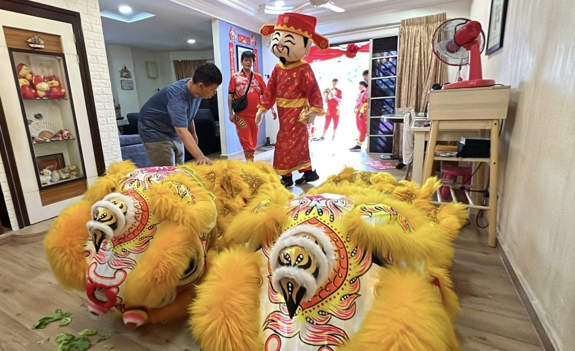 （古城第四版主文）【带你去找爱】：从小爱舞狮舞龙