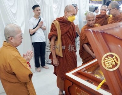 （大北马）巴东勿刹金花园2死3伤车祸，死者家属居民冀引关注装红绿灯