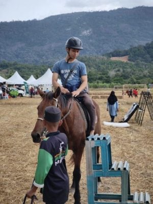 （大北马）铅县“卷卷草”卷土重来 场景布置和卷草造型再升级