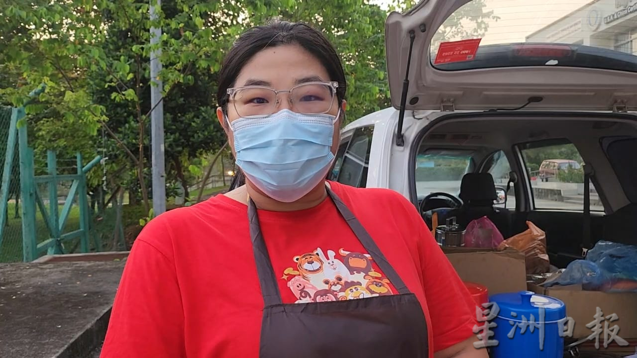 NS花城小食光|一个女人扛起整个家庭生计　叶美子周末早市摆摊卖椰浆饭