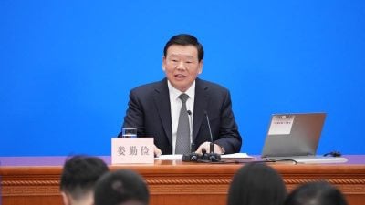 中国人大发言人谈美国加征关税   “绝不接受施压和威胁”