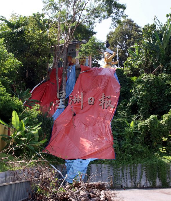 供星洲网：罗白州选区频繁发生土崩，周世扬：规划不足致进展缓慢