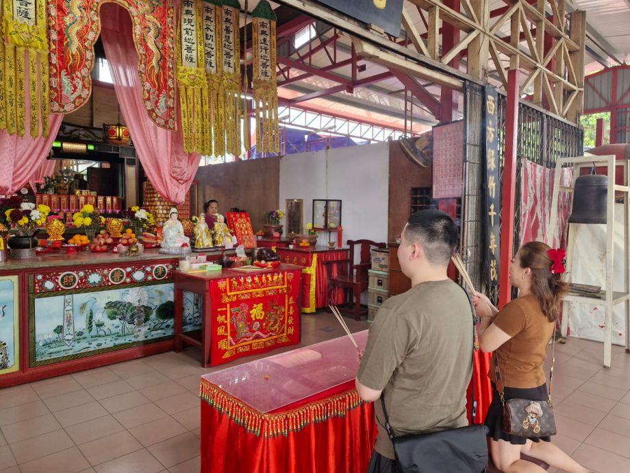 *已签发* 柔：版头之一：惊蛰日祭白虎温和送小人   銮观音古庙香炉鼎盛