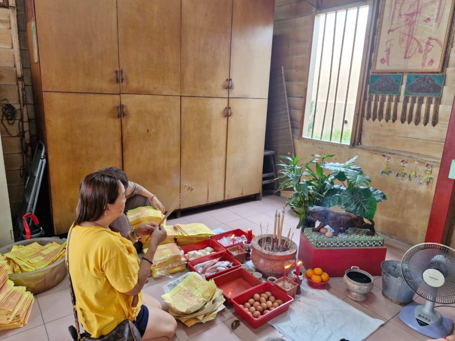 *已签发* 柔：版头之一：惊蛰日祭白虎温和送小人   銮观音古庙香炉鼎盛