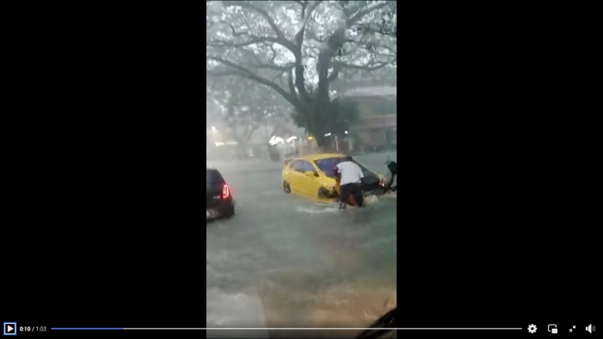 已签发 柔：版头之一：新山暴雨引发闪电水灾  多处地区积水及树倒阻路