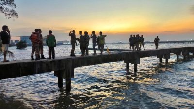 视频 | 波德申芦骨5天大涨潮 海边餐馆 低洼处沦为“水乡”