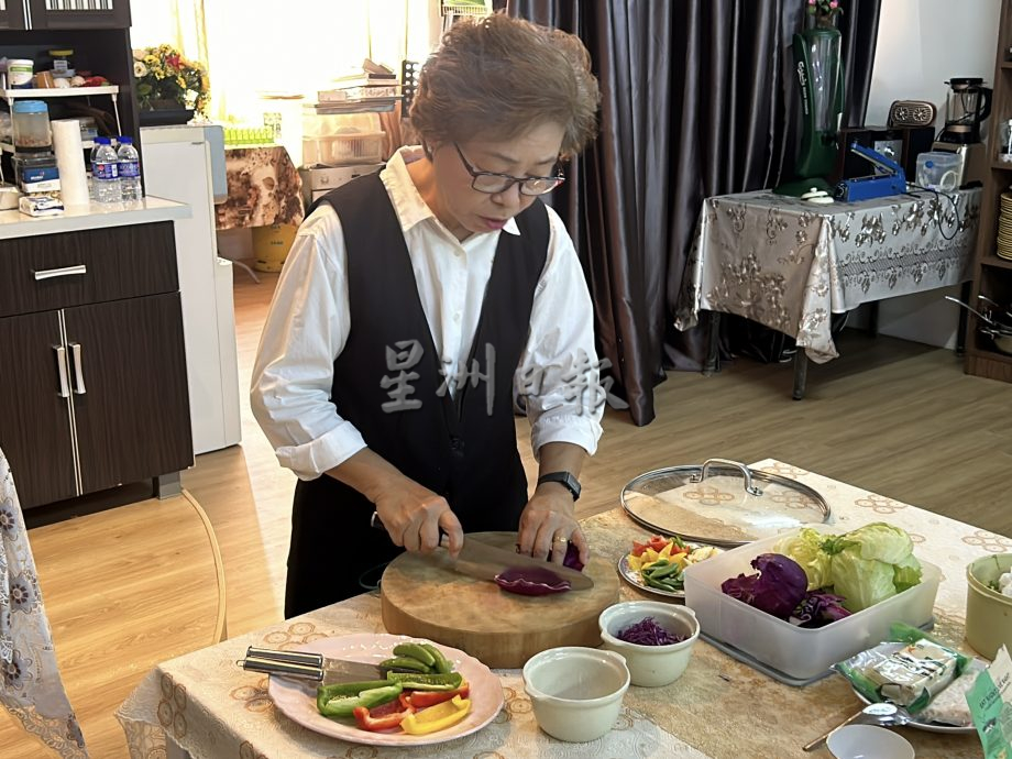 （刊期3月3日）私房好菜：健康从饮食开始 庄美美分享七彩杂粮饭