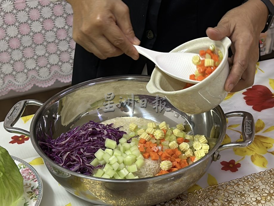 （刊期3月3日）私房好菜：健康从饮食开始 庄美美分享七彩杂粮饭