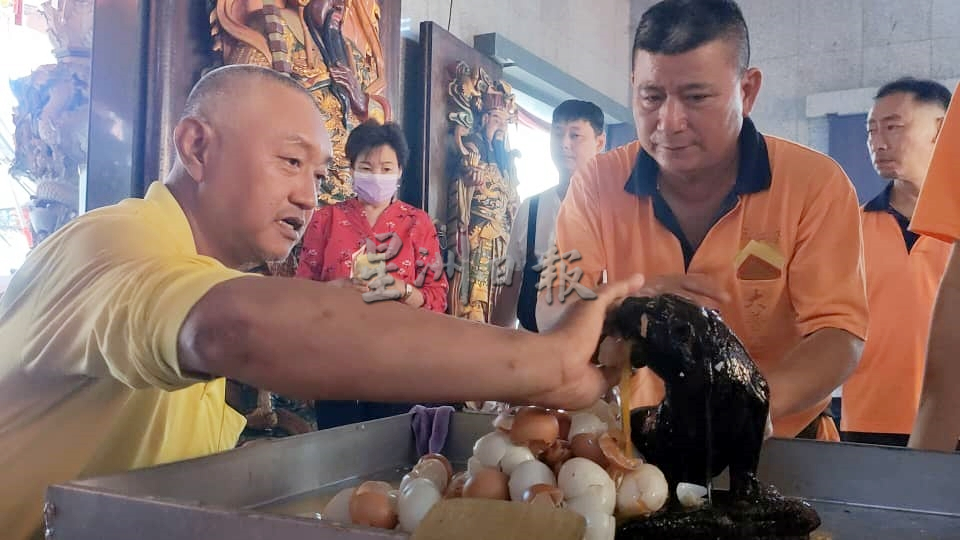 （大北马）（有视频）三江庙大普公舒适拜虎爷 一上午700人领号码