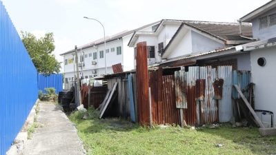 住宅后巷非法扩建   居民忧心促市厅彻查